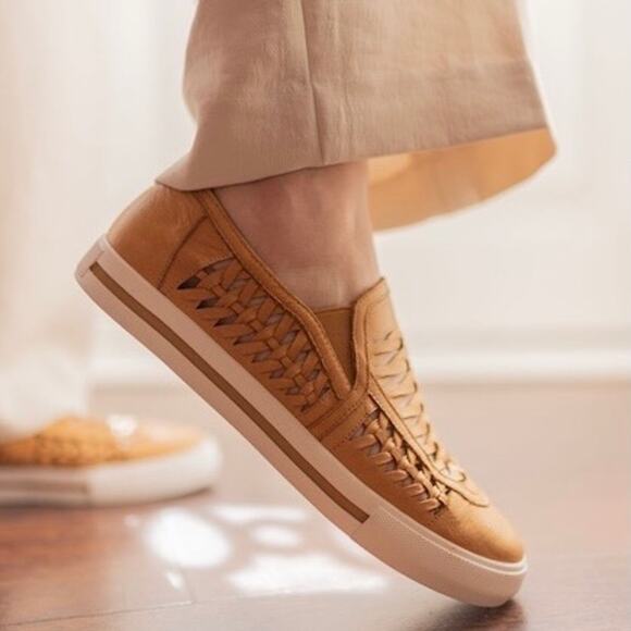 L'Amour Des Pieds LDP NWOB Karsha Leather Woven Sneaker Lioness Brown 9